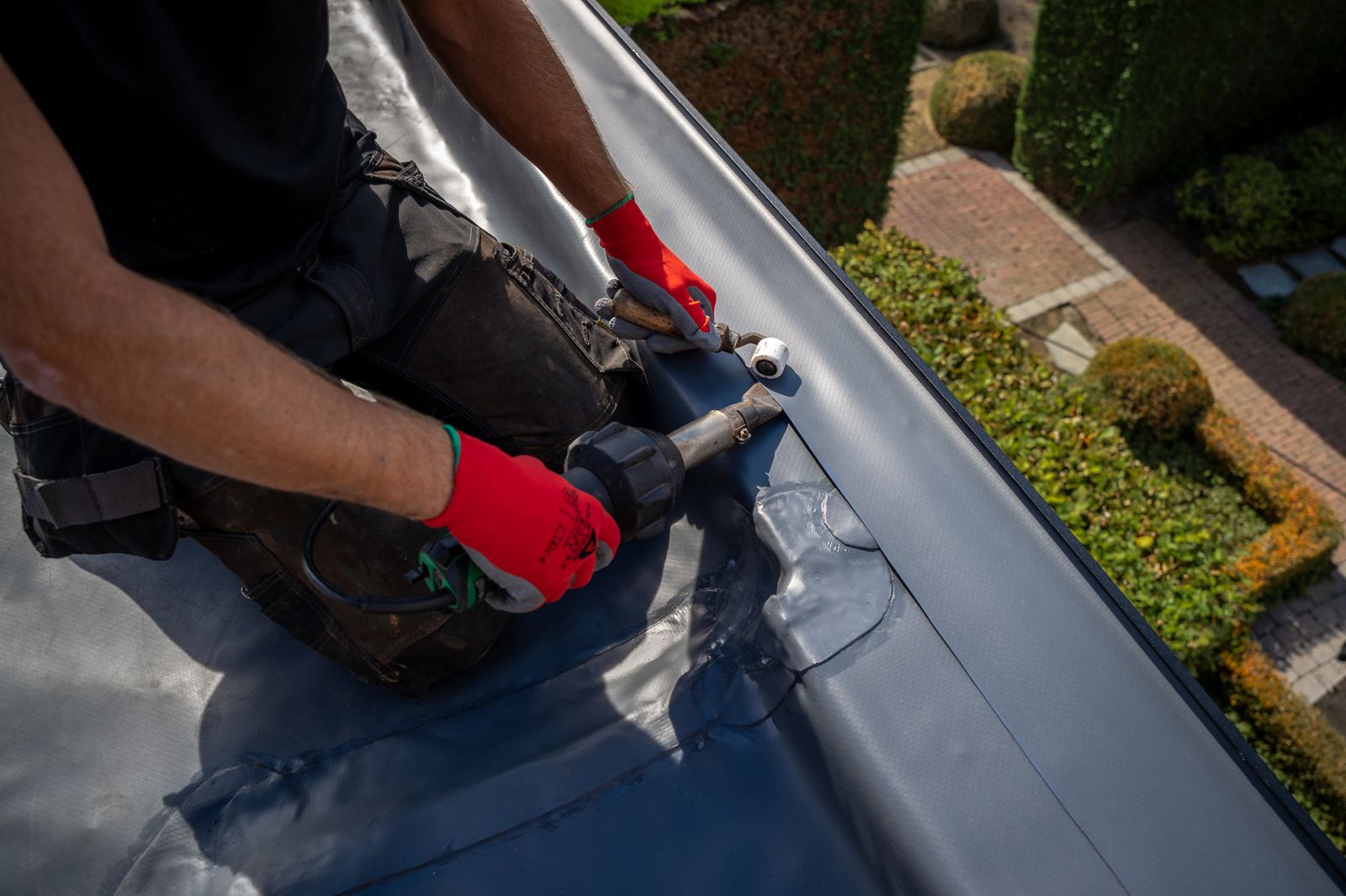 Welke signalen wijzen op de noodzaak tot vervanging van uw dak?